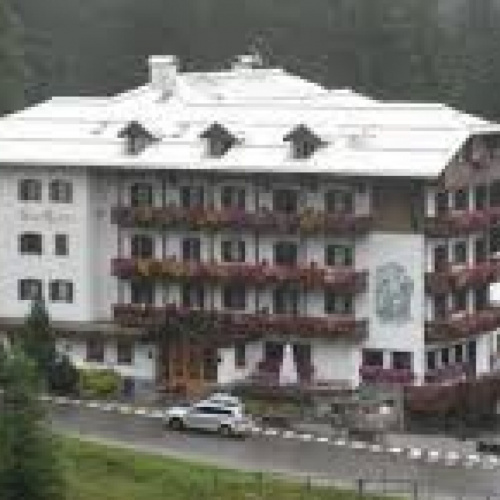 HOTEL BERTOLLI CAMPIGLIO 1.jpg
